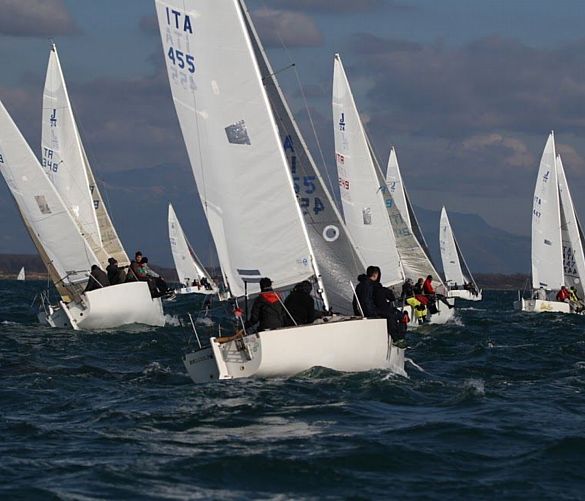 03122021 il circuito nazionale 2022  classe j24 foto archivio di giovanni colucci