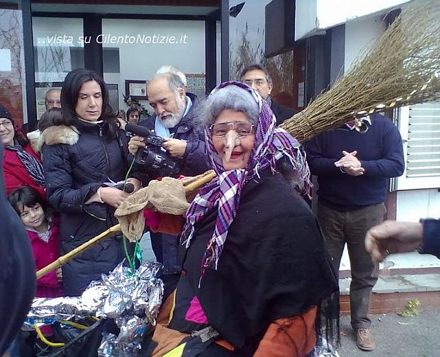 04012016 befana salerno