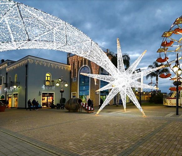 04012022 befana luci cilento outlet