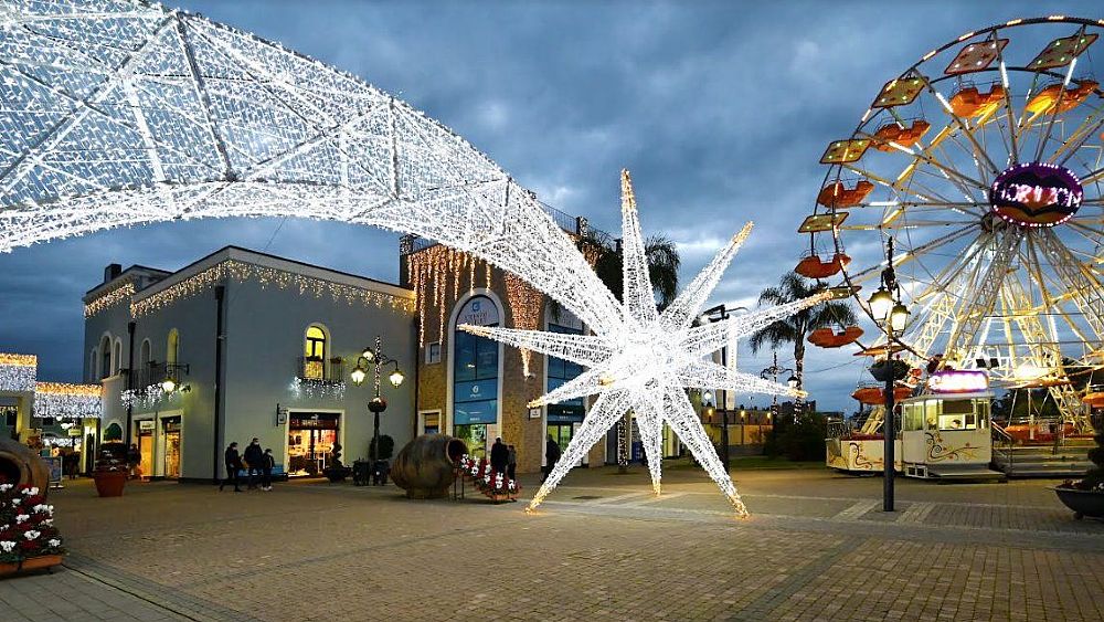 04012022 befana luci cilento outlet