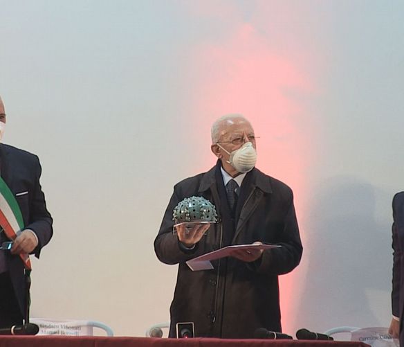 04012023 premio a de luca