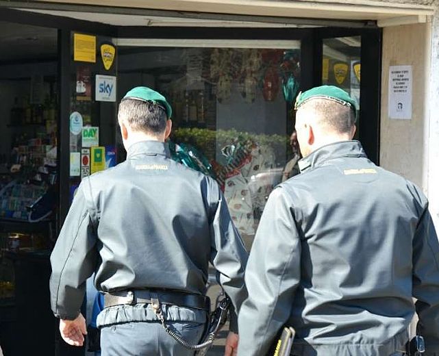 04022014 scuole fantasma finanza