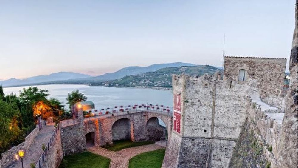 04022020 castello Angioino Aragonese