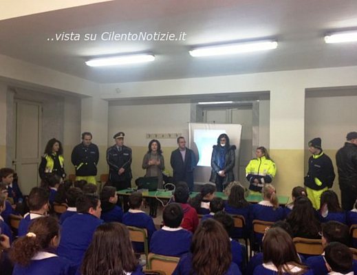 04032013 bambini lezione protezione civile