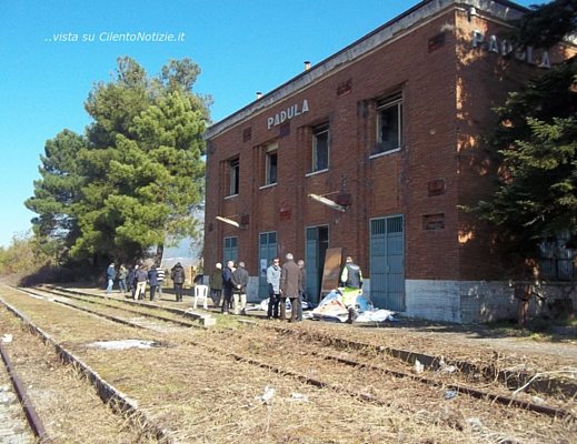 04032013 stazione dimenticata di Padula