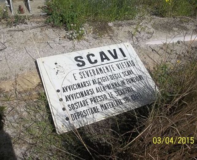 04042015 scavi 04042015 scavi