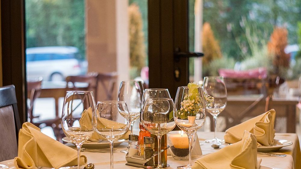 04042018 tavola ristorante