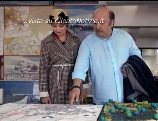 Nicola-Salati foto - 04052013 Banfi e la Vukotic nella scena dinanzi alla planimetria di Gio