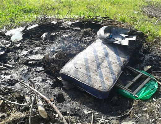 04052014 incendio rifiuti agropoli
