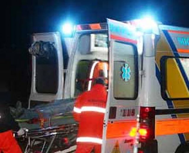 04062014 ambulanza notte