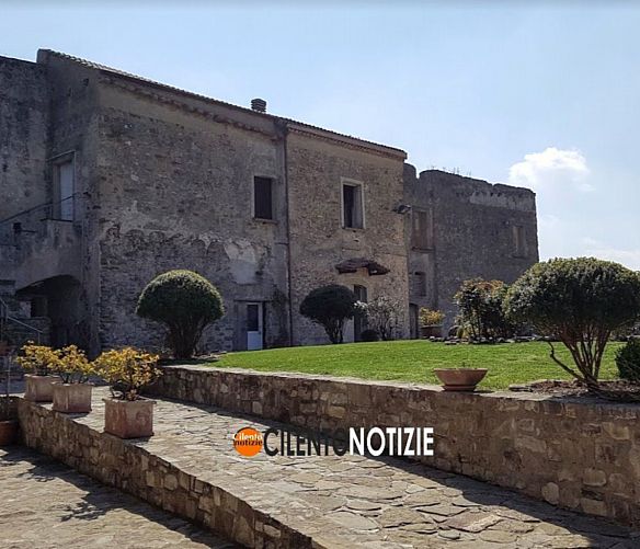 04062019 interno castello di agropoli