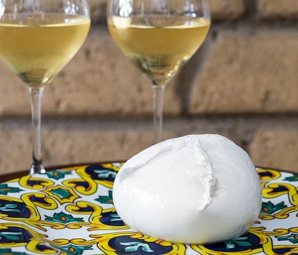 04072023 mozzarella bufala e vino