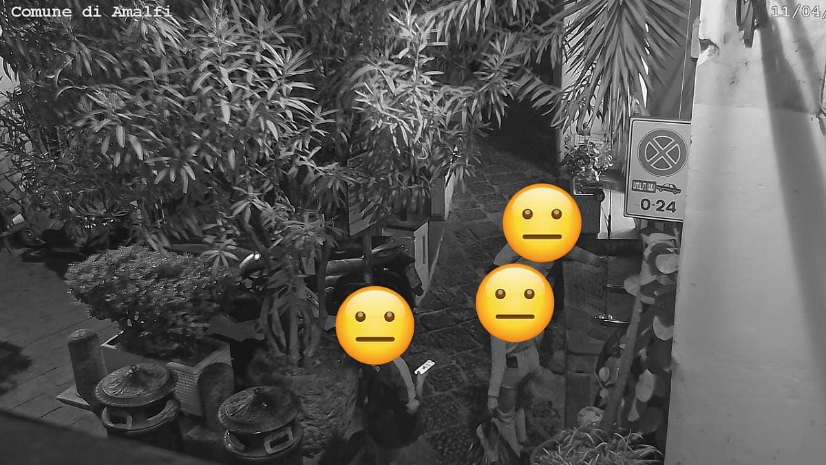 04072024 amalfi deposito indiscriminato rifiuti 01 04072024 amalfi deposito indiscriminato rifiuti 01