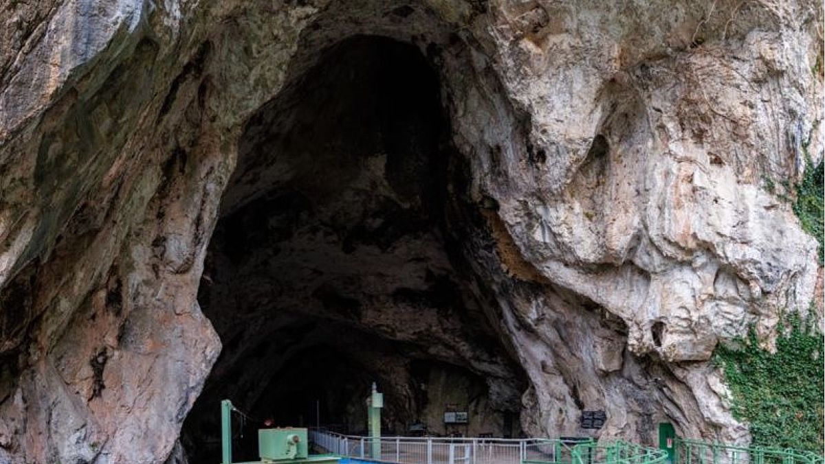 04072025 grotte di pertosa auletta ingresso