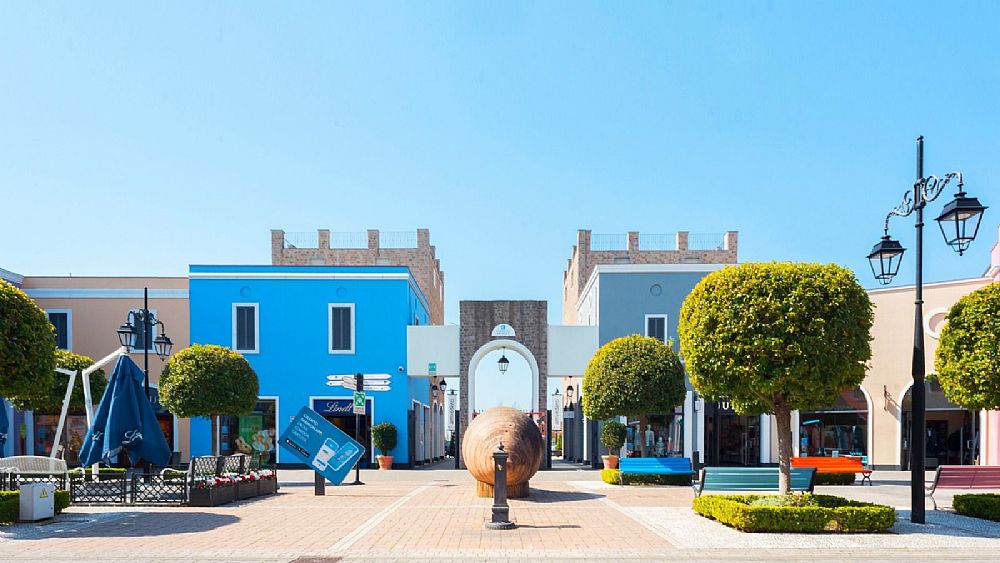 04082023 foto cilento outlet2