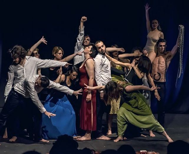 04092015 living theatre