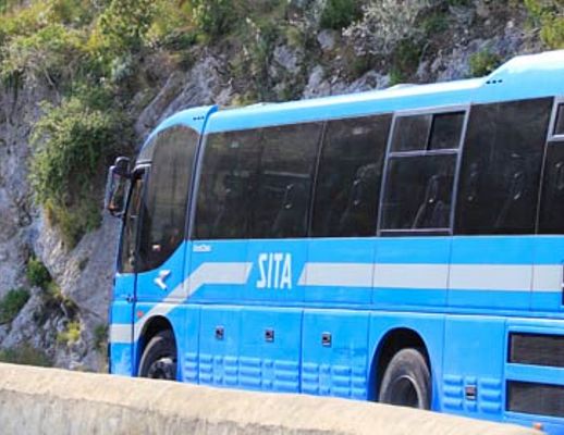 04102015 autobus in costiera