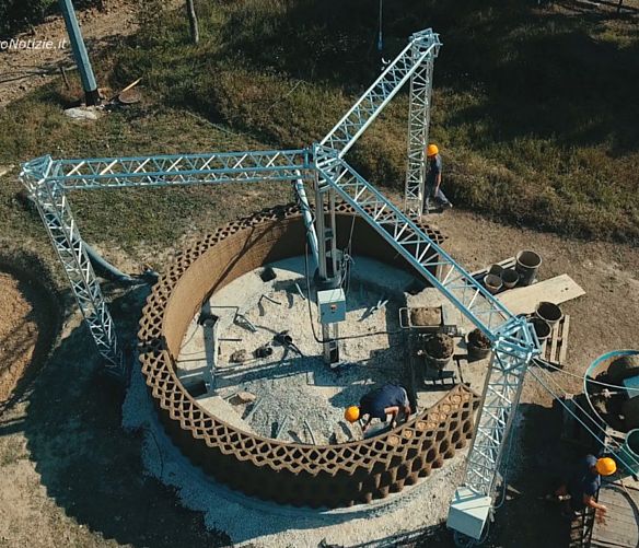 04102018 Crane WASP house 3d printer WASP Italy WEB