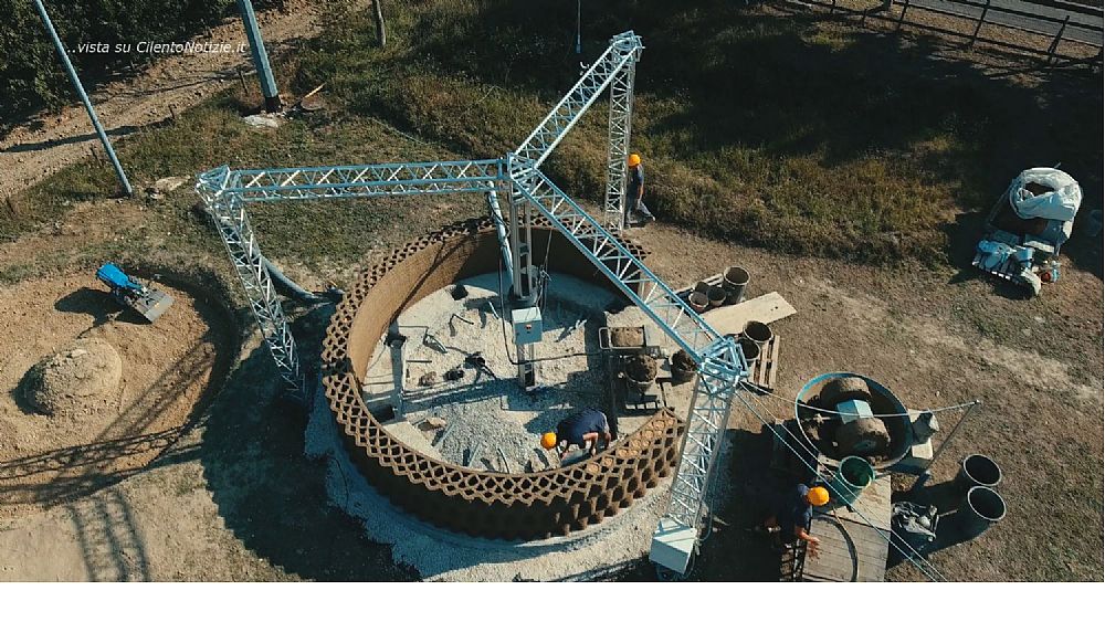 04102018 Crane WASP house 3d printer WASP Italy WEB 04102018 Crane WASP house 3d printer WASP Italy WEB