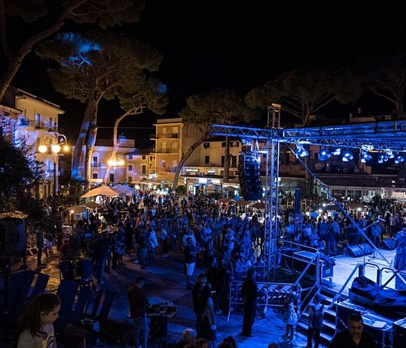 04102019 Piazza Lucia Castellabate per Chicco