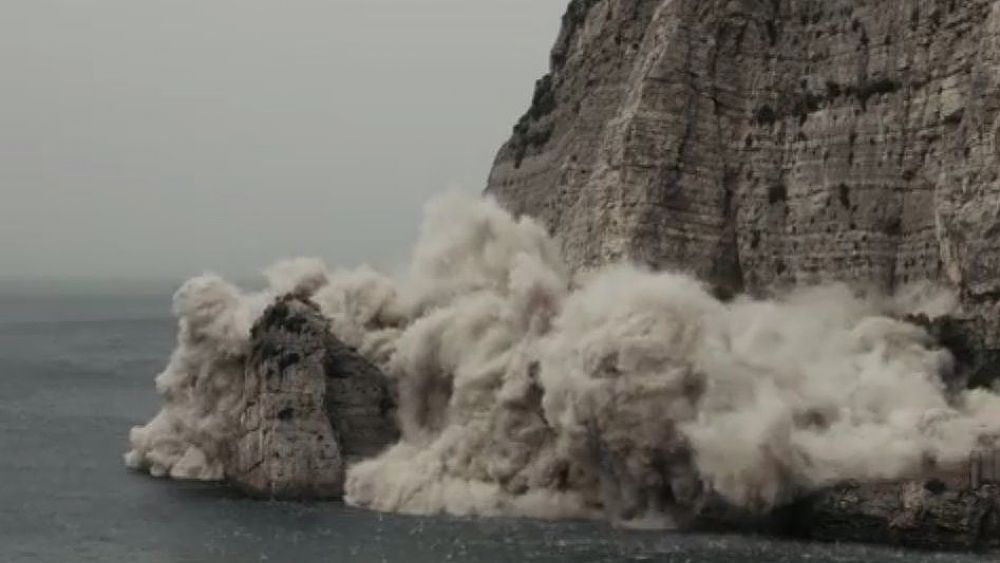 04112016 trailer tomba del tuffatore