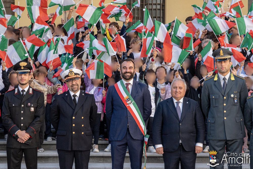 sindaco di amalfi festa caduti italia