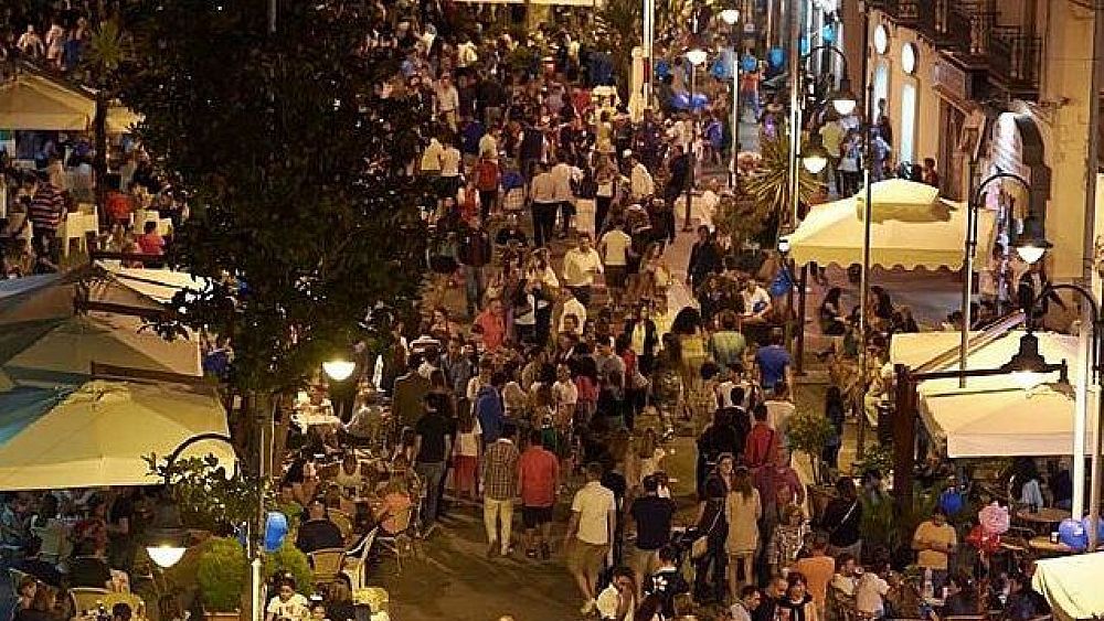 05012023 agropoli gente in strada