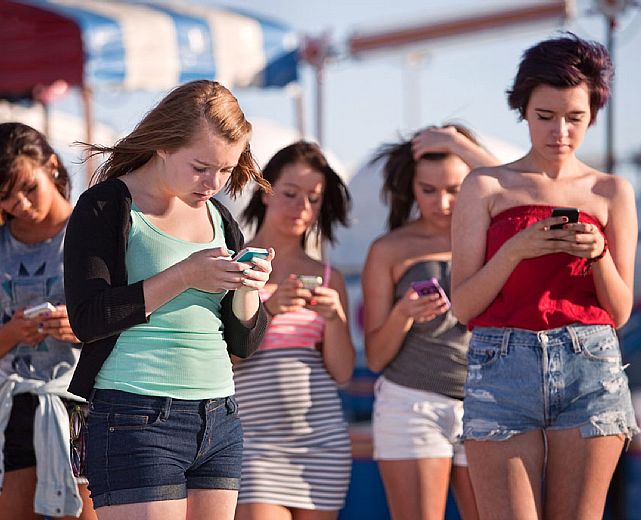 05022016 smartphone mentre cammini