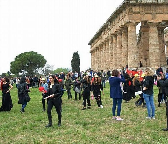 05042017 si balla tra i templi paestum