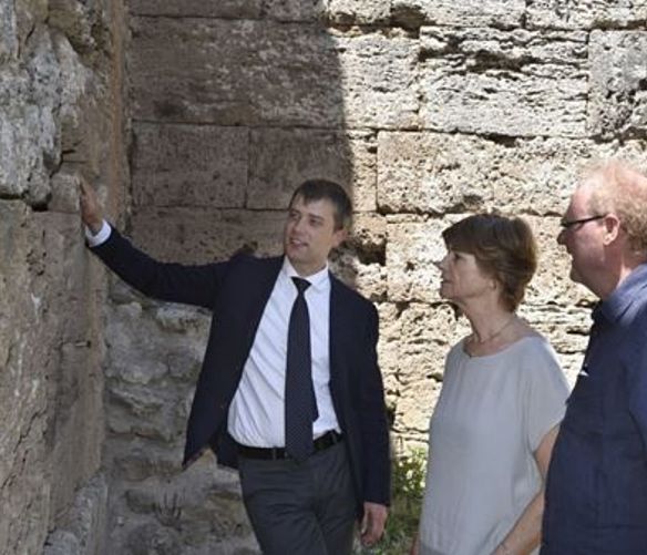 05052017 mura paestum in adozione