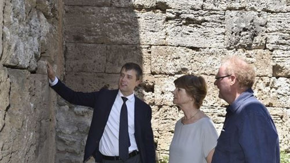 05052017 mura paestum in adozione