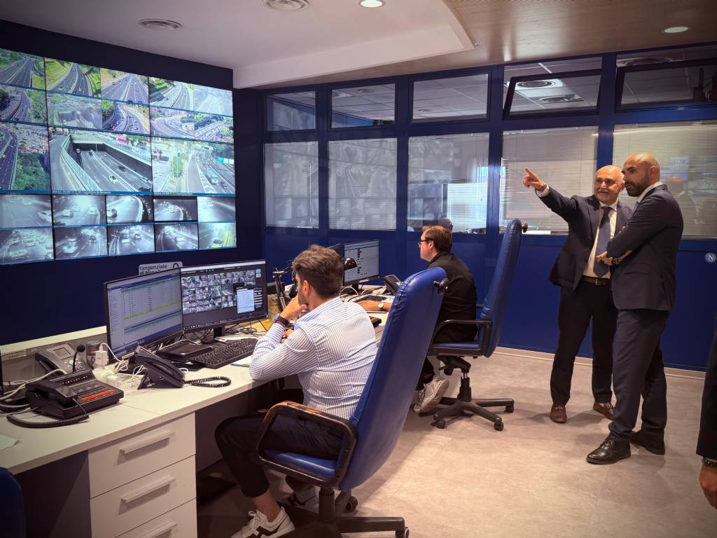 ferrante nella smart room della tangenziale di napoli