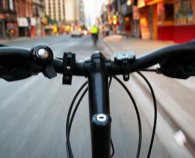 05082014 uomo in bici