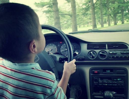 05092014 bambino al volante