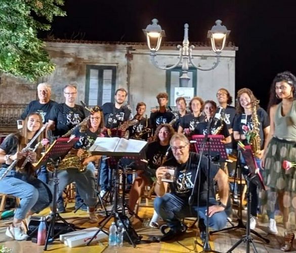 Tonino-Luppino foto - 05092022 orchestra di sax 