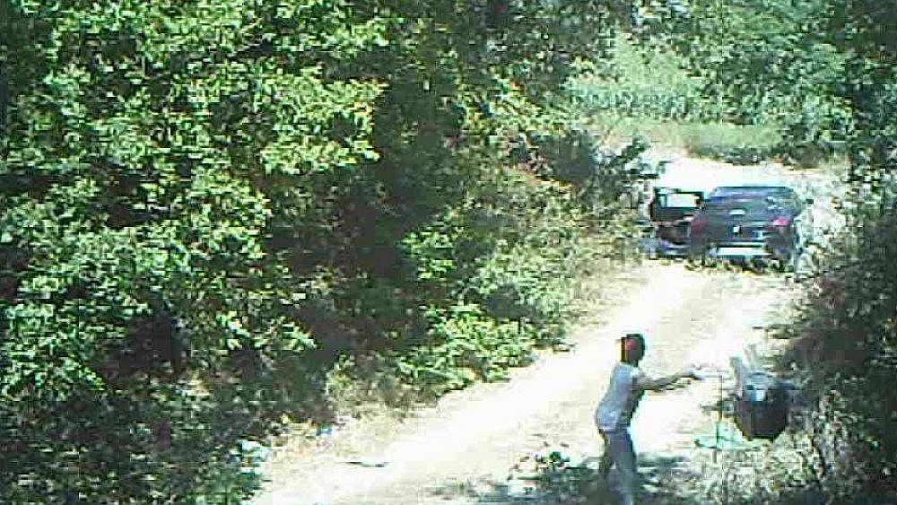 05102016 donna rifiuti