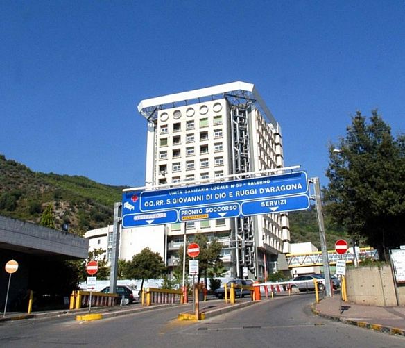 05102016 ospedale ruggi salerno