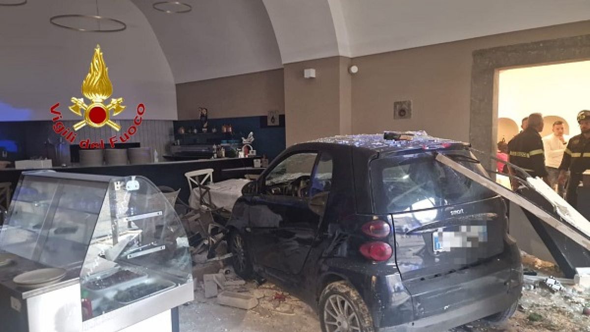 05102025 auto fuorni ristorante 05102025 auto fuorni ristorante