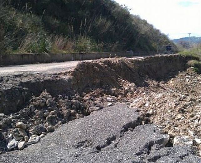 05112013 frane nel cilento