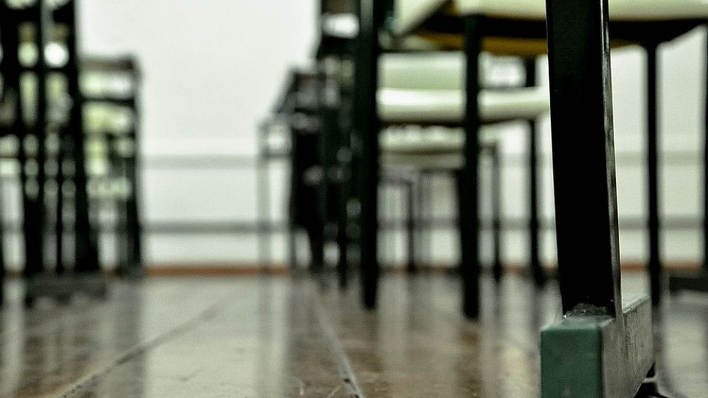 05112018 banchi scuola