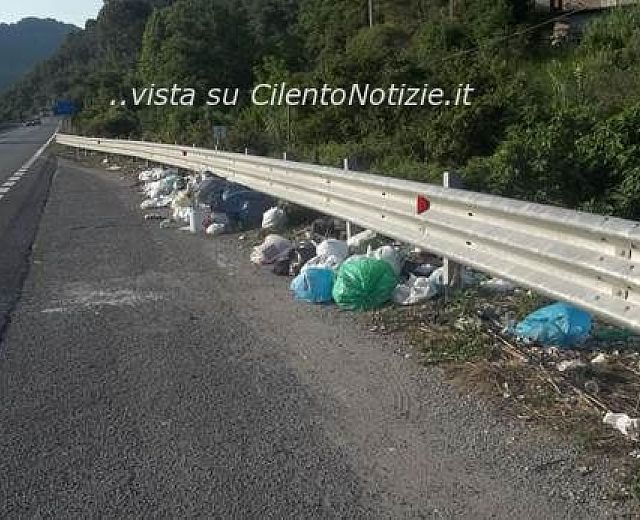 06072013 sporcizia nel cilento