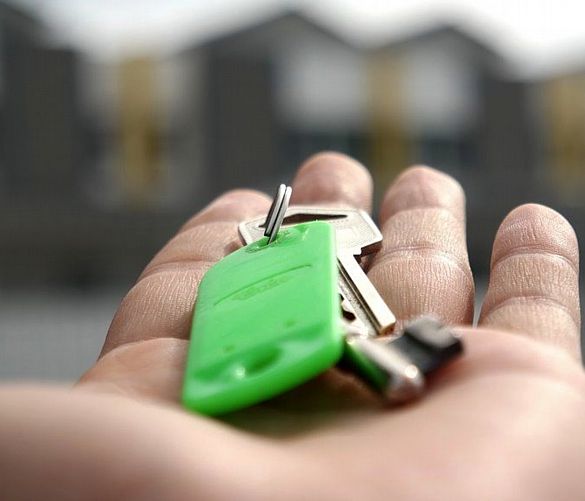 06072020 agente immobiliare