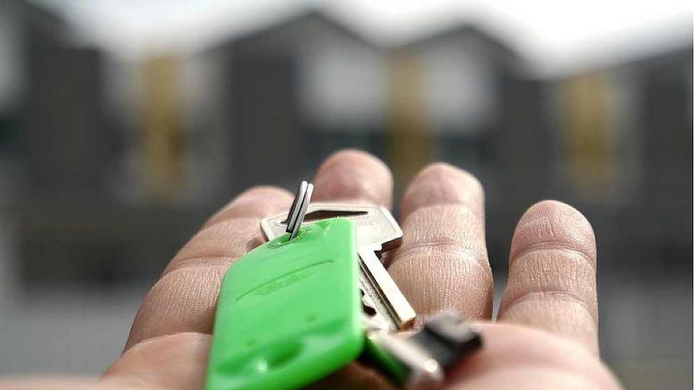 06072020 agente immobiliare