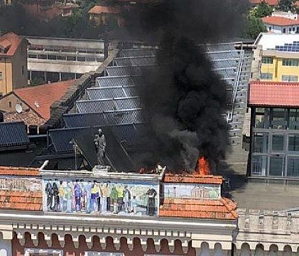 06072020 incendio vallo palazzo vescovile