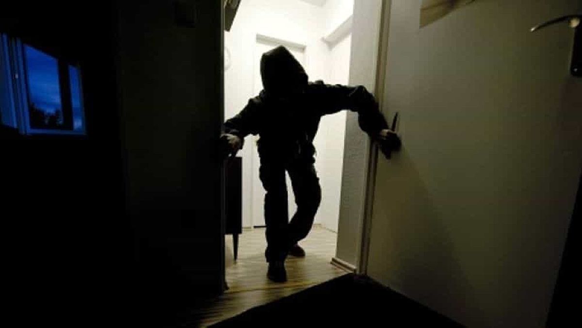 06072025 ladri notte 06072025 ladri notte