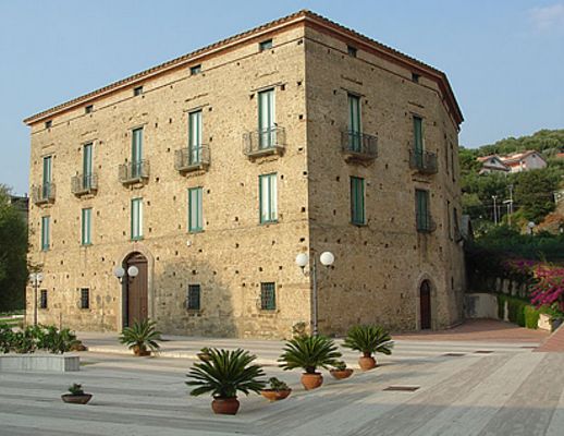06082013 palazzo alario ascea