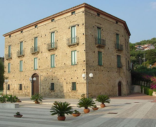 06082013 palazzo alario ascea