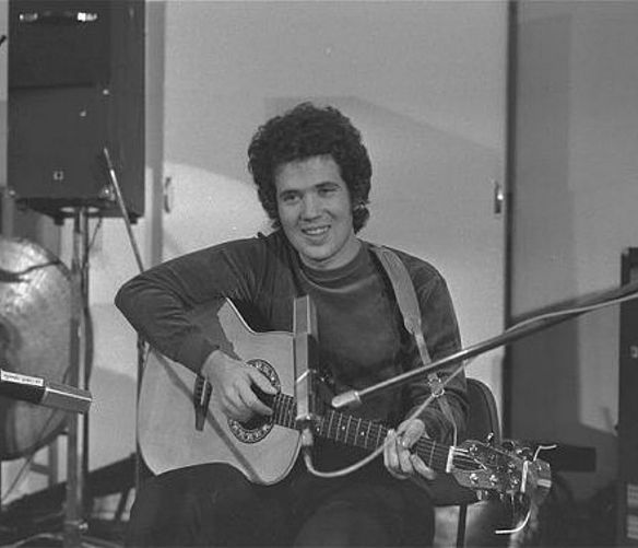 06082019 Lucio Battisti chitarra