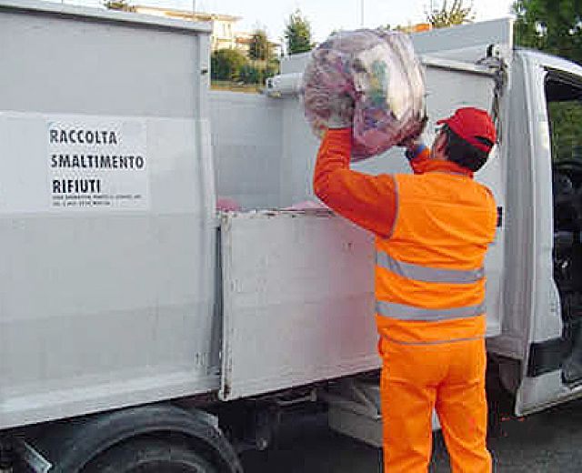 06112014 riciclo rifiuti