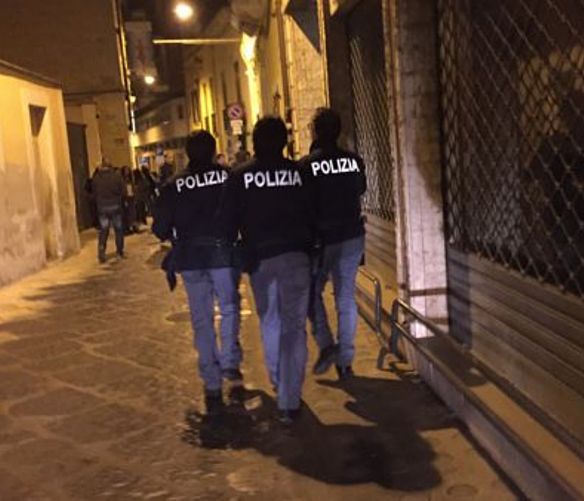 07022018 agenti polizia salerno